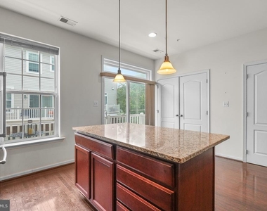 9624 Westerdale Drive - Photo Thumbnail 19