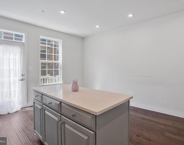8100 Miner Street - Photo Thumbnail 12