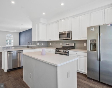 8100 Miner Street - Photo Thumbnail 10