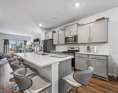 6619 Darter Way - Photo Thumbnail 8