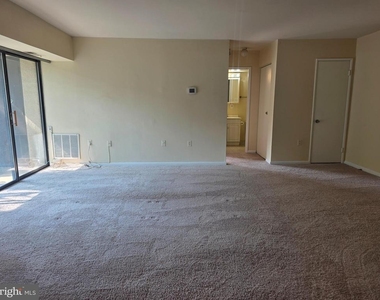 15609 Dorset Road - Photo Thumbnail 3