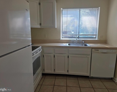 15609 Dorset Road - Photo Thumbnail 8