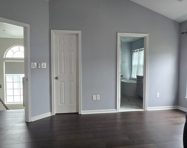 7811 New Ascot Lane - Photo Thumbnail 13