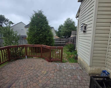 7811 New Ascot Lane - Photo Thumbnail 33
