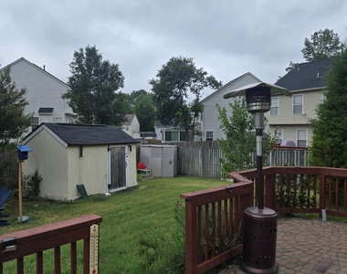 7811 New Ascot Lane - Photo Thumbnail 32