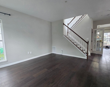 7811 New Ascot Lane - Photo Thumbnail 4