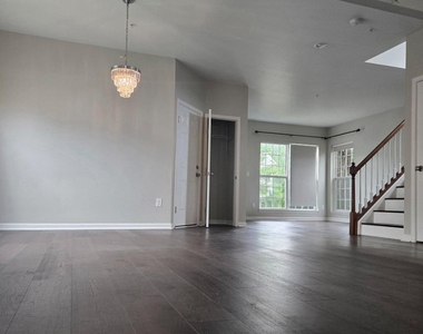 7811 New Ascot Lane - Photo Thumbnail 7