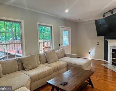 7535 Elioak Terrace - Photo Thumbnail 10