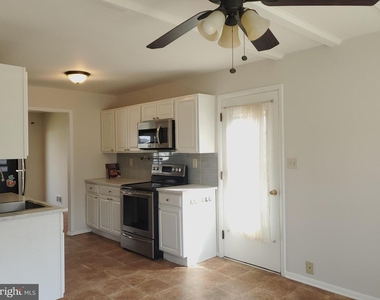 702 W Edmonston Drive - Photo Thumbnail 9