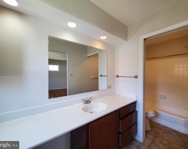 702 W Edmonston Drive - Photo Thumbnail 24
