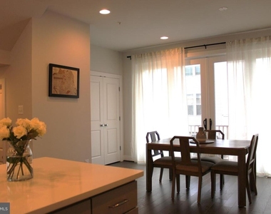 5040 Oakmoore Drive - Photo Thumbnail 8