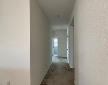 7925 Crystalbrook W - Photo Thumbnail 18