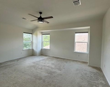 7925 Crystalbrook W - Photo Thumbnail 11
