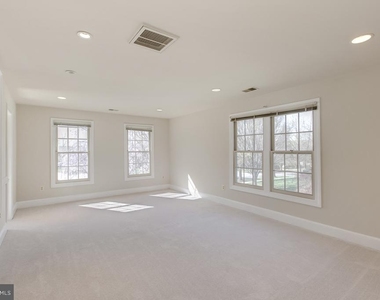 11001 Sugarbush Terrace - Photo Thumbnail 17