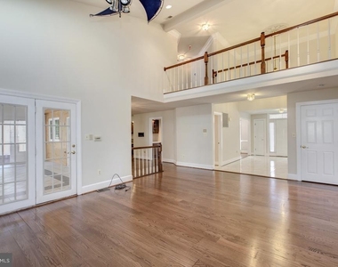 11001 Sugarbush Terrace - Photo Thumbnail 7