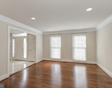 11001 Sugarbush Terrace - Photo Thumbnail 9