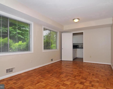 10618 Kenilworth Avenue - Photo Thumbnail 3