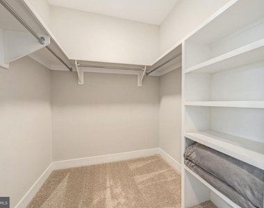 10326 Grosvenor Place - Photo Thumbnail 35