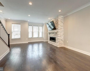 10326 Grosvenor Place - Photo Thumbnail 10