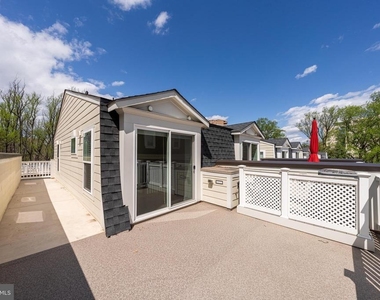 10326 Grosvenor Place - Photo Thumbnail 45