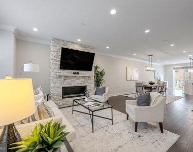 10326 Grosvenor Place - Photo Thumbnail 9