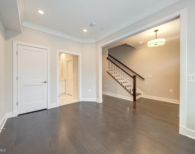 10326 Grosvenor Place - Photo Thumbnail 20
