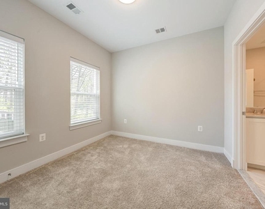 10326 Grosvenor Place - Photo Thumbnail 34