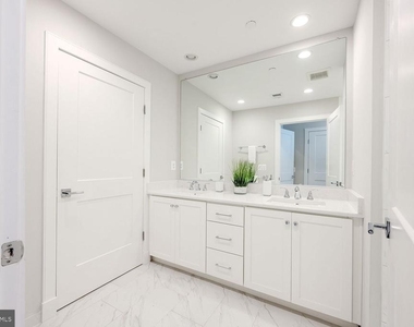 10326 Grosvenor Place - Photo Thumbnail 31