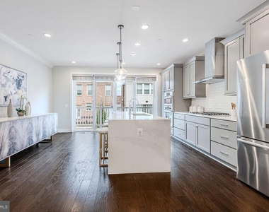 10326 Grosvenor Place - Photo Thumbnail 5