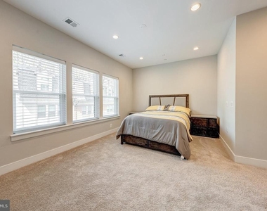 10326 Grosvenor Place - Photo Thumbnail 29