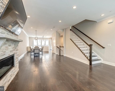 10326 Grosvenor Place - Photo Thumbnail 11