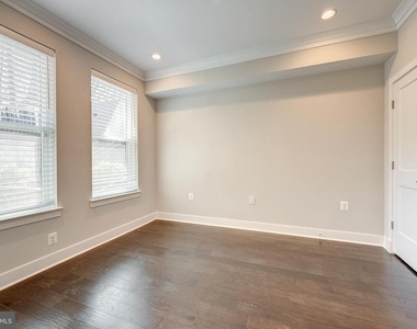 10326 Grosvenor Place - Photo Thumbnail 22