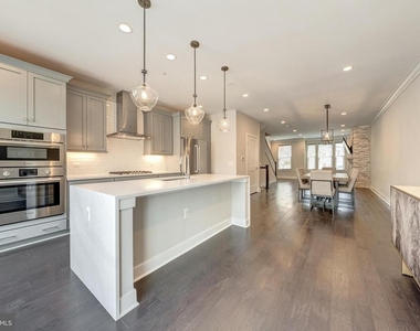 10326 Grosvenor Place - Photo Thumbnail 16