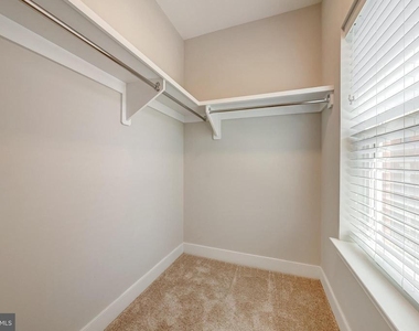 10326 Grosvenor Place - Photo Thumbnail 36