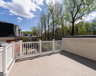 10326 Grosvenor Place - Photo Thumbnail 44