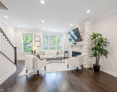 10326 Grosvenor Place - Photo Thumbnail 8