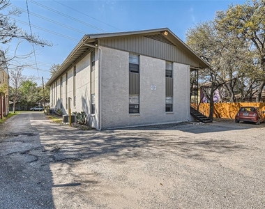 2411 S 5th St - Photo Thumbnail 13