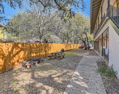 2411 S 5th St - Photo Thumbnail 12