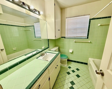 2411 S 5th St - Photo Thumbnail 8
