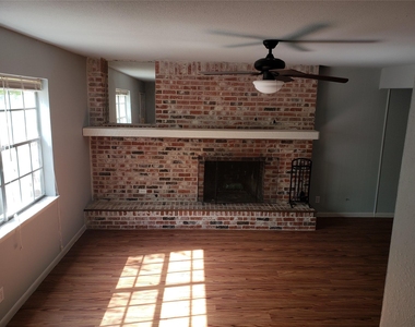 2212 Lanier Dr - Photo Thumbnail 1