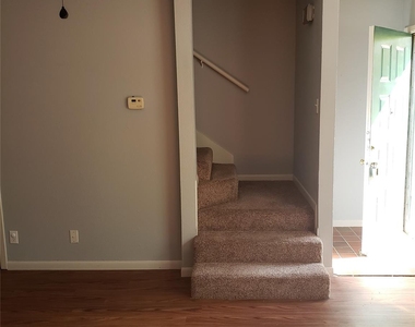 2212 Lanier Dr - Photo Thumbnail 6