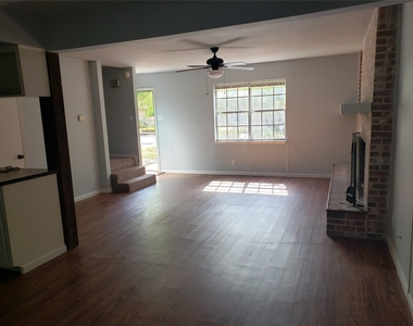 2212 Lanier Dr - Photo Thumbnail 8
