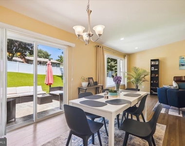 2711 Weller Road - Photo Thumbnail 9