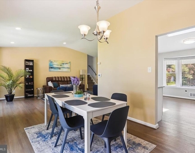 2711 Weller Road - Photo Thumbnail 10