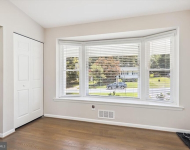 2711 Weller Road - Photo Thumbnail 4