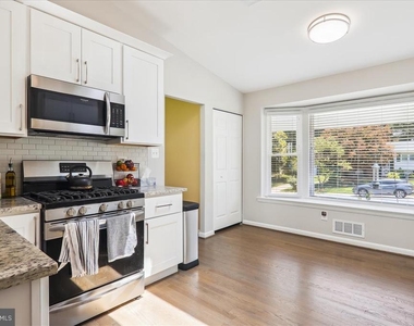 2711 Weller Road - Photo Thumbnail 8