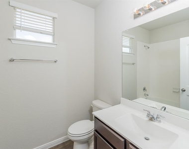 6621 Kildare Dr - Photo Thumbnail 20