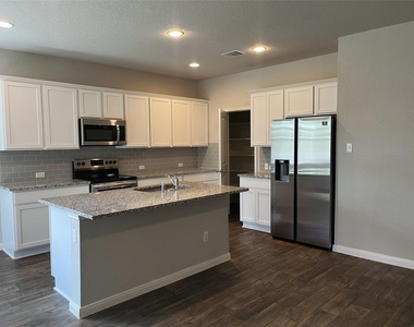 6621 Kildare Dr - Photo Thumbnail 7