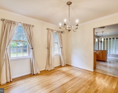 11200 Powder Horn Drive - Photo Thumbnail 11