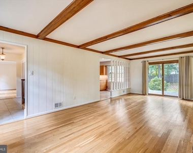 11200 Powder Horn Drive - Photo Thumbnail 20